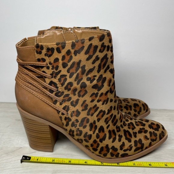Very Volatile Women's Lacey Ankle Bootie Leopard Print Women's Size 8.5 - Picture 5 of 9